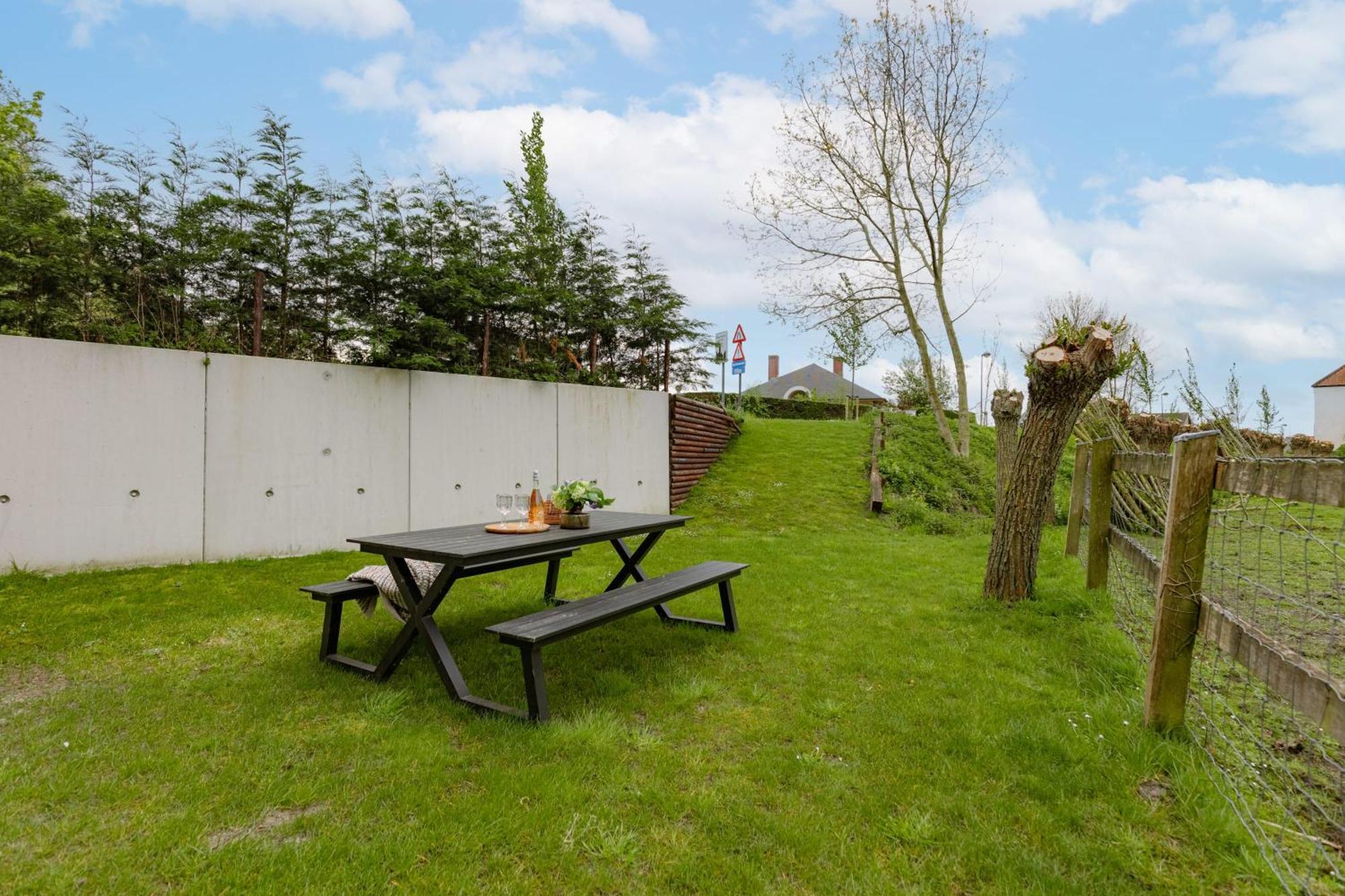 Huswell - Holiday Home Along The Canal With Great Views Damme Exterior photo