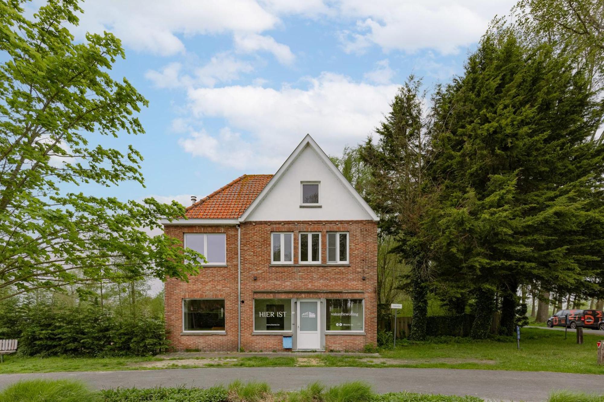 Huswell - Holiday Home Along The Canal With Great Views Damme Exterior photo